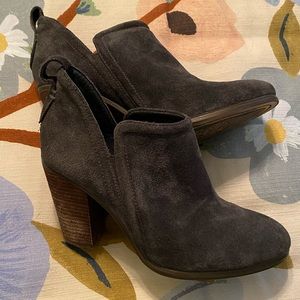 Vince Camuto size 8M/38